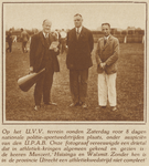 872667 Portret van drie functionarissen van de Utrechtsche Provinciale Athletiekbond (U.P.A.B.), de heren Munzert, ...